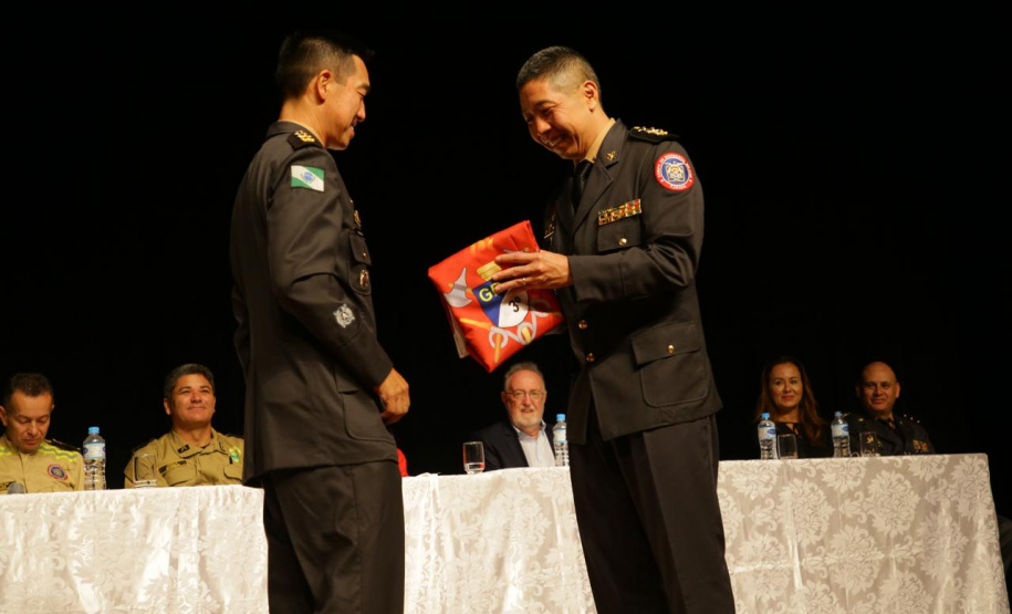 CBMPR realiza troca de comando do 2°CRBM e do 3°BBM de Londrina