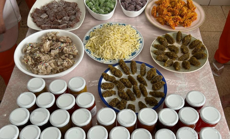 Curso de produção de doces é realizado na Cadeia Pública Feminina de Astorga como ação de reintegração social