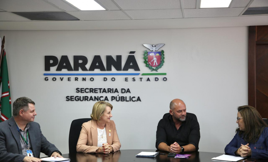 Secretário Hudson recebe deputada estadual Márcia Huçulak e prefeita de Pinhais Rosa Maria