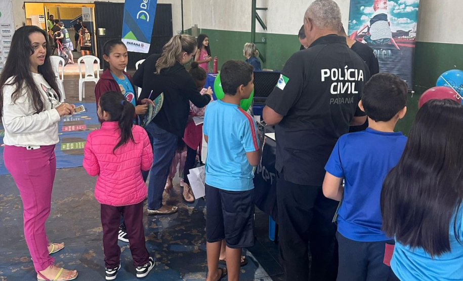 PCPR atende 2 mil pessoas em feira cidadã em Francisco Alves e Curitiba