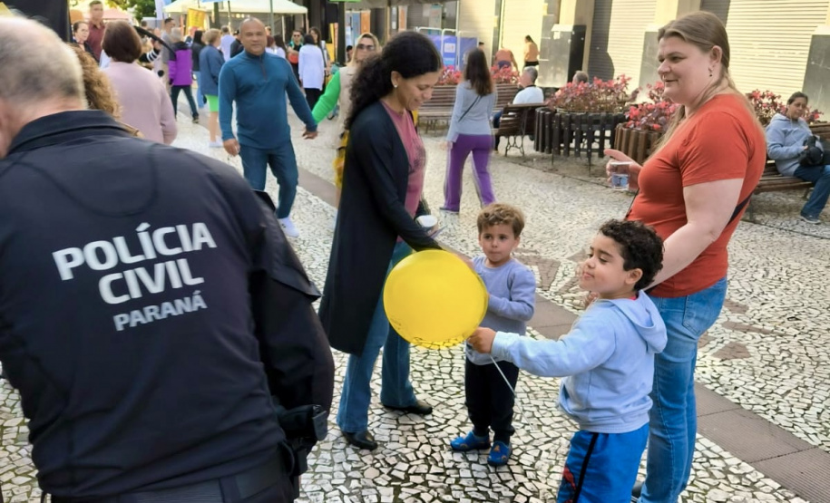 PCPR realiza ação de educação para o trânsito durante evento da prefeitura em Curitiba