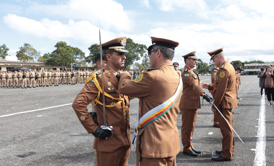 Medalha Coronel Sarmento: secretários e autoridades recebem honraria da PMPR