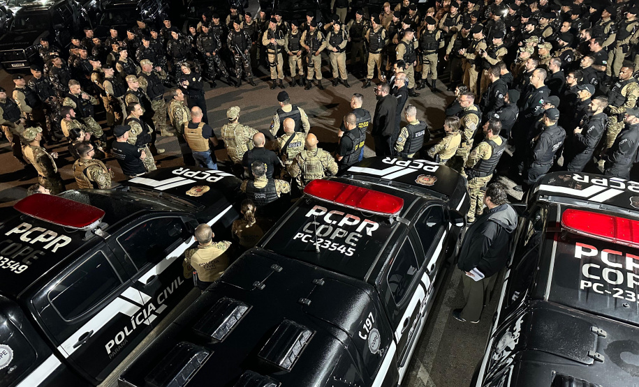 PCPR cumpre mandados em hotéis e prende 8 pessoas dentro de operação nacional