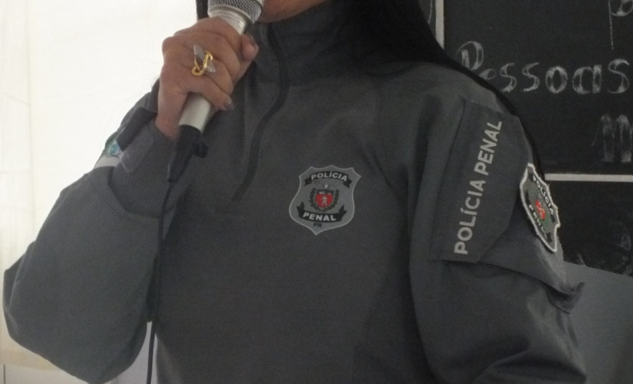 Mulheres privadas de liberdade doam cabelo para pacientes com câncer