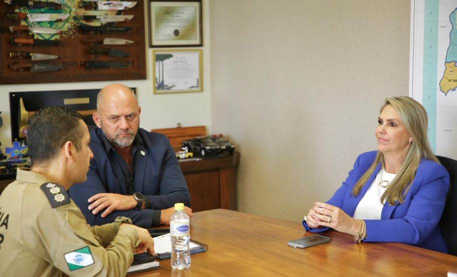 Secretário Hudson recebe prefeita de Astorga Suzie Pucillo