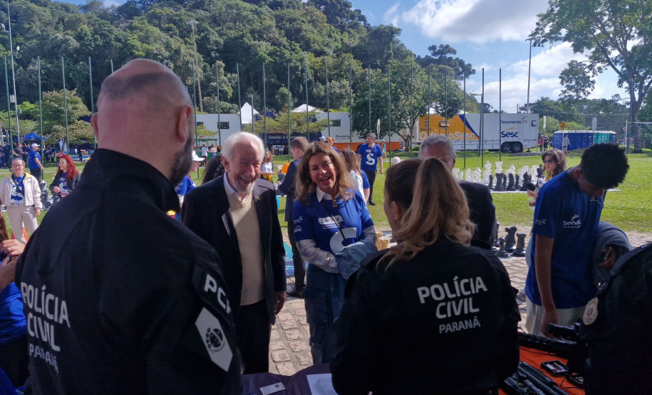 PCPR atende 2 mil pessoas em feira cidadã em Francisco Alves e Curitiba