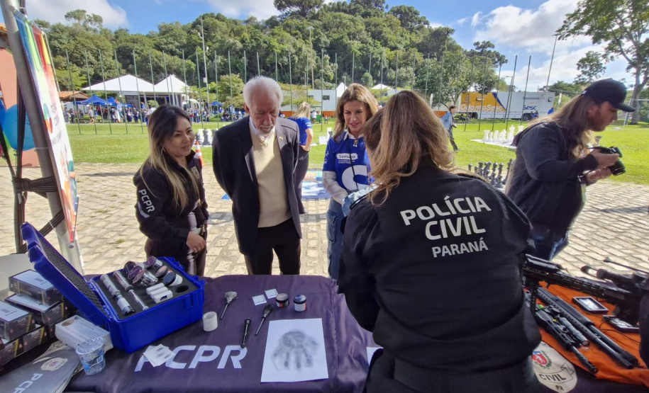 PCPR atende 2 mil pessoas em feira cidadã em Francisco Alves e Curitiba