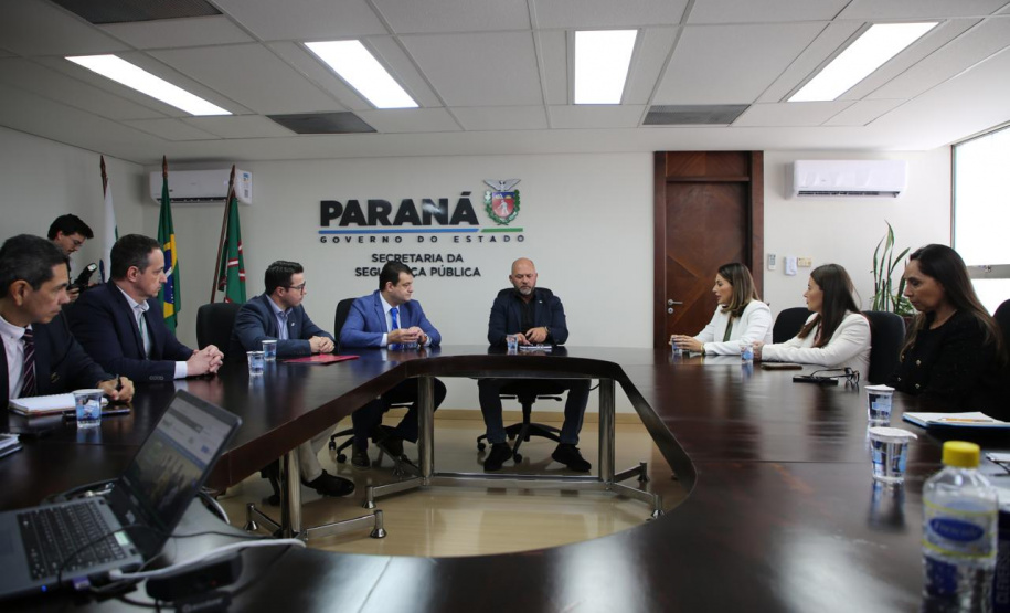 Secretário Hudson se reúne com deputada estadual Mabel Canto e deputado estadual Alexandre Amaro