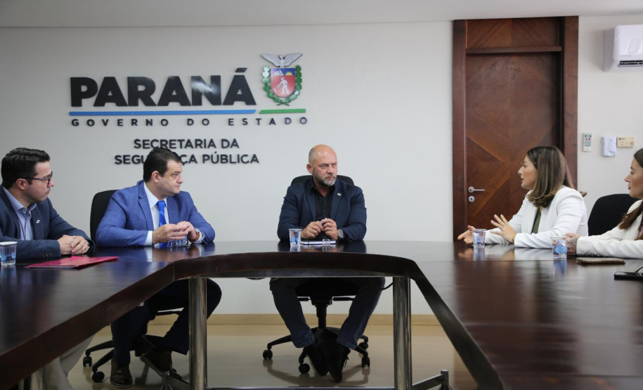 Secretário Hudson se reúne com deputada estadual Mabel Canto e deputado estadual Alexandre Amaro