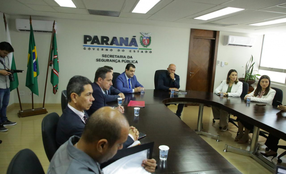 Secretário Hudson se reúne com deputada estadual Mabel Canto e deputado estadual Alexandre Amaro