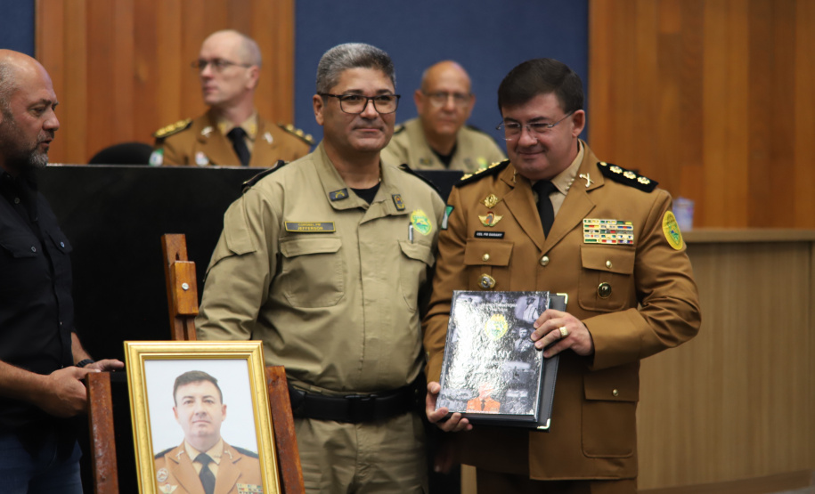 PMPR promove solenidade que marca passagem de comando no 6° CRPM