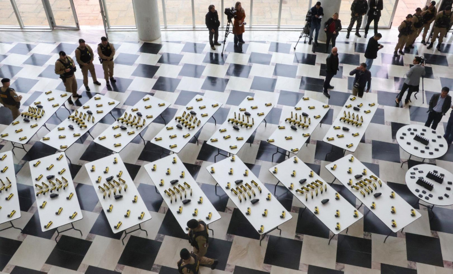 Com tecnologia de última geração, Paraná entrega 1,4 mil armas não letais para as polícias