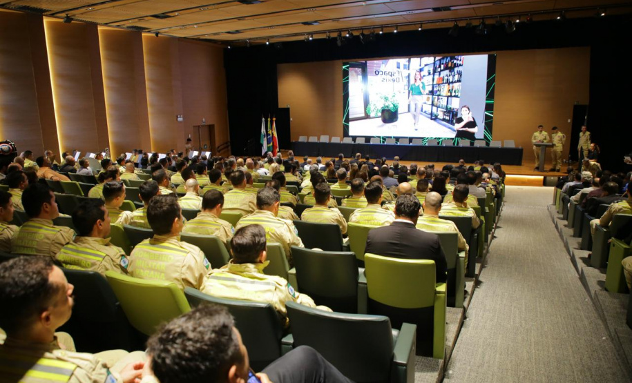 Corpo de Bombeiros promove solenidade de posse do 4° CRBM e troca de comando do 5° BBM de Maringá
