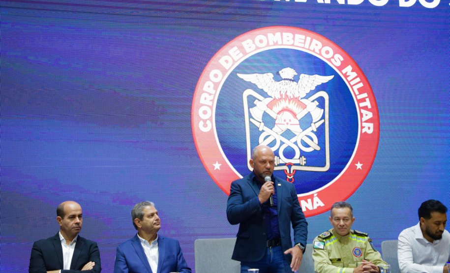 Corpo de Bombeiros promove solenidade de posse do 4° CRBM e troca de comando do 5° BBM de Maringá