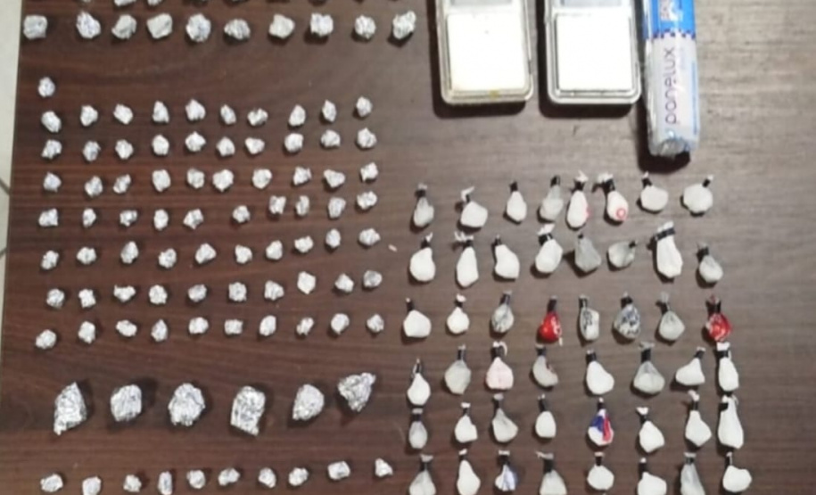 PCPR prende mulher em flagrante por tráfico de drogas e associação ao tráfico em Umuarama