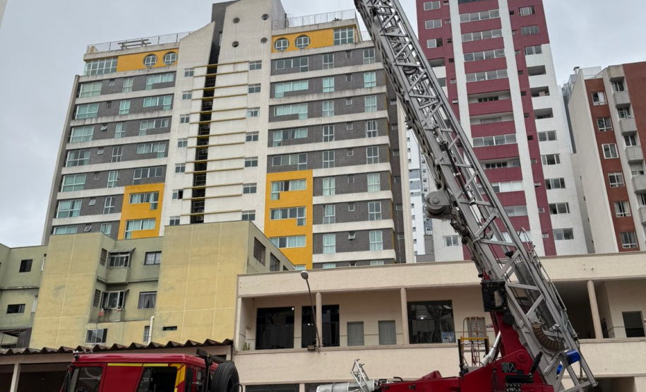 Servidores da Sesp conhecem estrutura do Corpo de Bombeiros em Curitiba