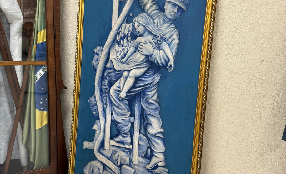 Servidores da Sesp conhecem estrutura do Corpo de Bombeiros em Curitiba