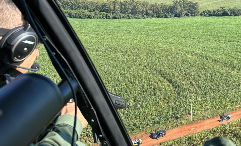 Com uso de helicóptero, Polícia Militar recupera caminhão roubado no Oeste do Estado
