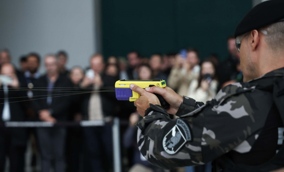 Com tecnologia de última geração, Paraná entrega 1,4 mil armas não letais para as polícias
