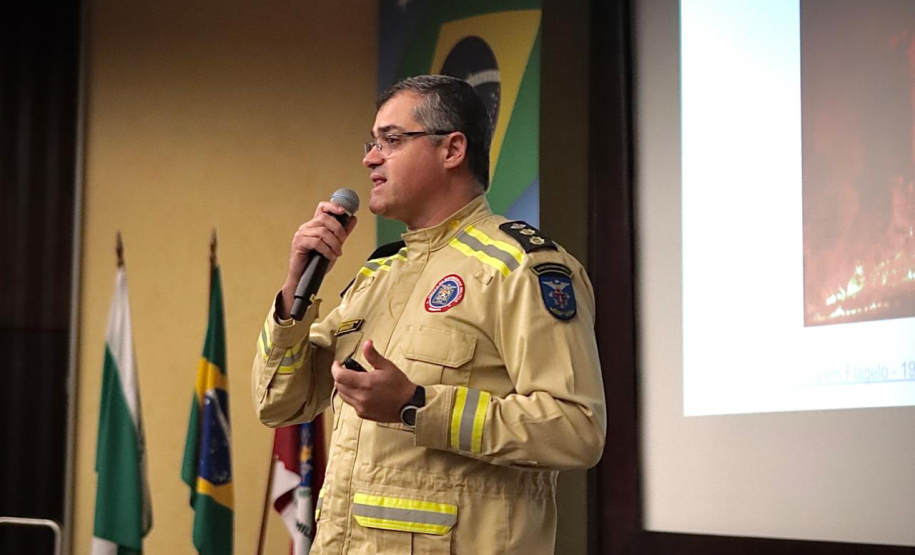 Bombeiros reforçam ações de prevenção e combate a incêndios florestais em simpósio