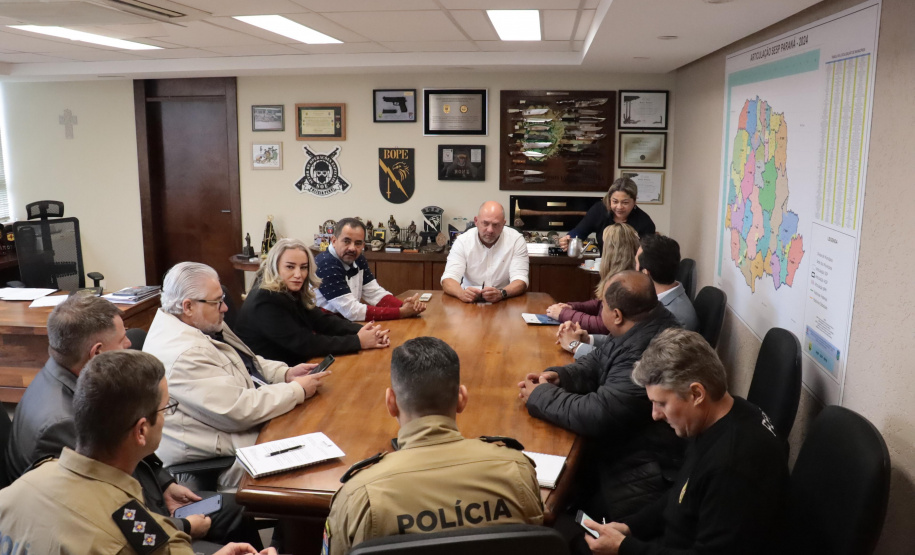 Secretário Hudson se reúne com prefeita de Nova Fátima Renata Montenegro Balan Xavier