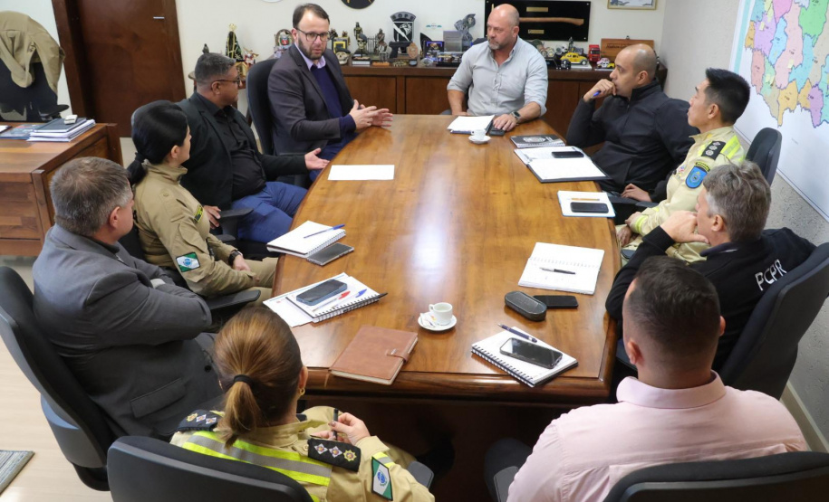 Secretário Hudson recebe o prefeito de Rio Negro, Alessandro Cristian Von Linsingen