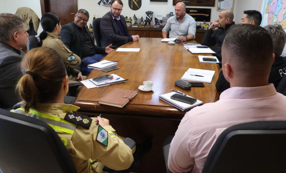 Secretário Hudson recebe o prefeito de Rio Negro, Alessandro Cristian Von Linsingen