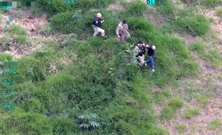 Câmeras térmicas: Falcão da PMPR detecta fugitivo que transportava 215 kg de drogas