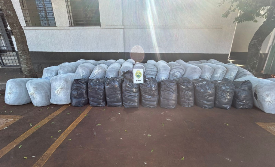 PMPR apreende carga de roupas avaliada em 350 mil reais