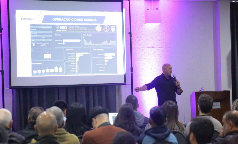 Secretário Hudson ministra palestra na 1° Conferência Regional dos CONSEGs em Maringá