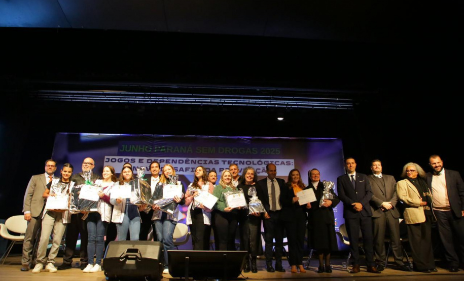 Campanha Junho Paraná Sem Drogas é lançada com alerta sobre dependência tecnológica