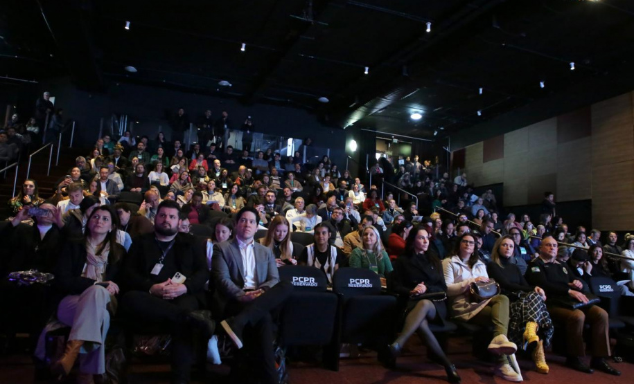Campanha Junho Paraná Sem Drogas é lançada com alerta sobre dependência tecnológica