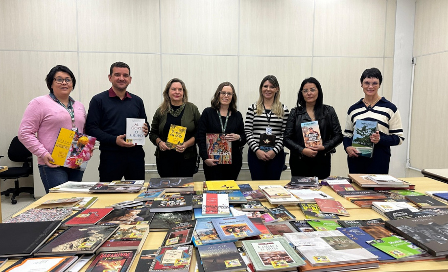 Com nova remessa, Projeto Viagem do Livro chega a marca de 2.700 livros doados ao sistema penitenciário do Paraná