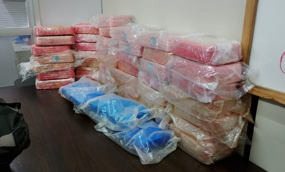 PCPR apreende diversas substâncias e armamentos em Campo Largo