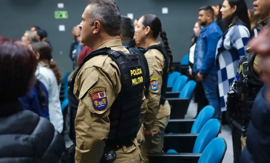 O Secretário da Segurança Pública, Hudson Leôncio Teixeira, participou nesta quinta-feira (05), do 1º Seminário dos CONSEGs dos Campos Gerais, realizado pela Prefeitura Municipal de Tibagi, por meio do Conselho Comunitário de Segurança (CONSEG).