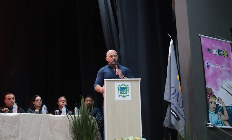 O Secretário da Segurança Pública, Hudson Leôncio Teixeira, participou nesta quinta-feira (05), do 1º Seminário dos CONSEGs dos Campos Gerais, realizado pela Prefeitura Municipal de Tibagi, por meio do Conselho Comunitário de Segurança (CONSEG).