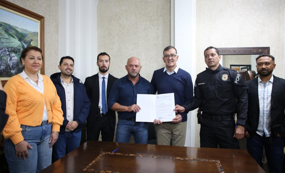 O Secretário da Segurança Pública, Hudson Leôncio Teixeira, participou nesta quinta-feira (05), do 1º Seminário dos CONSEGs dos Campos Gerais, realizado pela Prefeitura Municipal de Tibagi, por meio do Conselho Comunitário de Segurança (CONSEG).