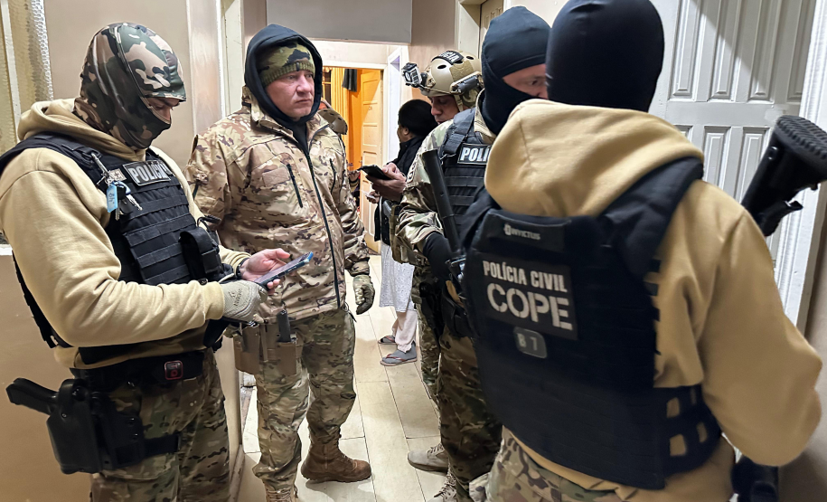 PCPR e PMPR cumprem 172 mandados em megaoperação contra grupo que controlava o tráfico no Centro de Curitiba