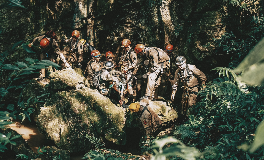 Bombeiros do Paraná seguem padrões internacionais de resposta imediata a desastres