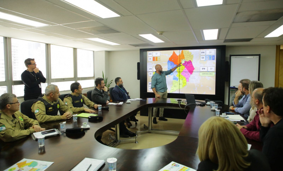 Secretário Hudson recebe deputada estadual Marcia Huçulak e vereador Tico Kuzma