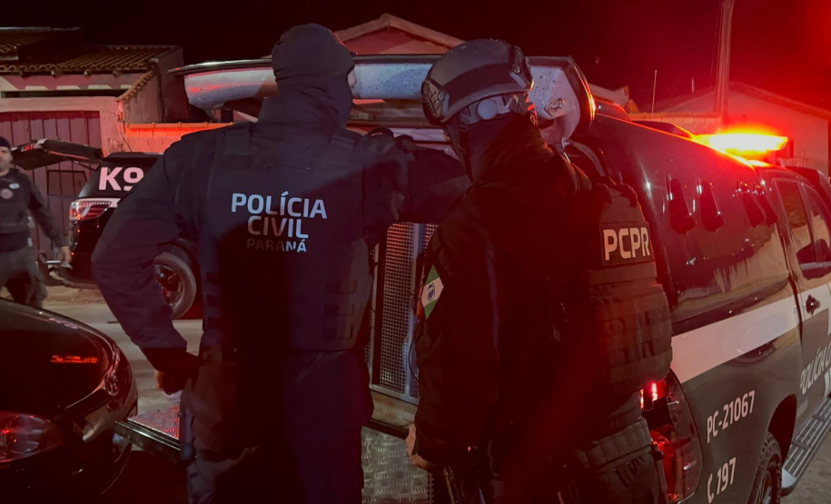 PCPR prende 12 em operação contra organização criminosa envolvida com tráfico e tribunal do crime em Jacarezinho