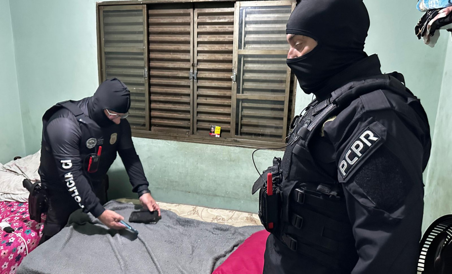 PCPR prende 12 em operação contra organização criminosa envolvida com tráfico e tribunal do crime em Jacarezinho