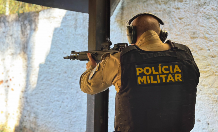 PMPR apresenta novos fuzis e simulador de tiro de alta tecnologia em evento na APMG