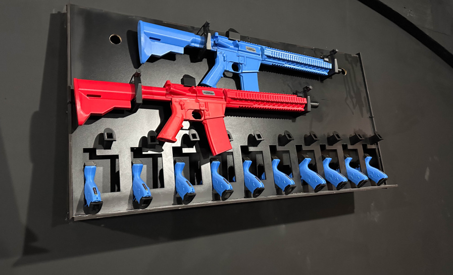 PMPR apresenta novos fuzis e simulador de tiro de alta tecnologia em evento na APMG