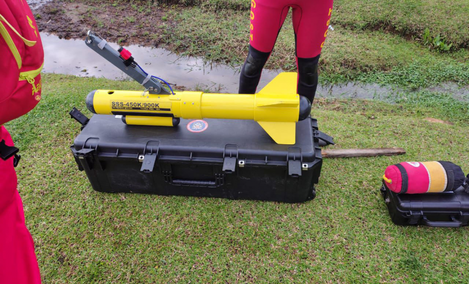 Sonar de alta tecnologia ajuda Corpo de Bombeiros do Paraná em buscas subaquáticas.