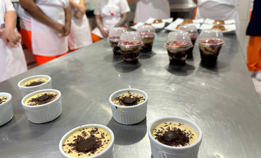 Custodiadas da Cadeia Pública Feminina de Londrina concluem curso de auxiliar de cozinha