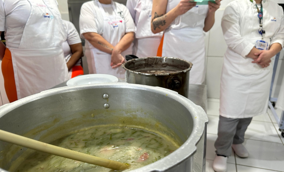 Custodiadas da Cadeia Pública Feminina de Londrina concluem curso de auxiliar de cozinha