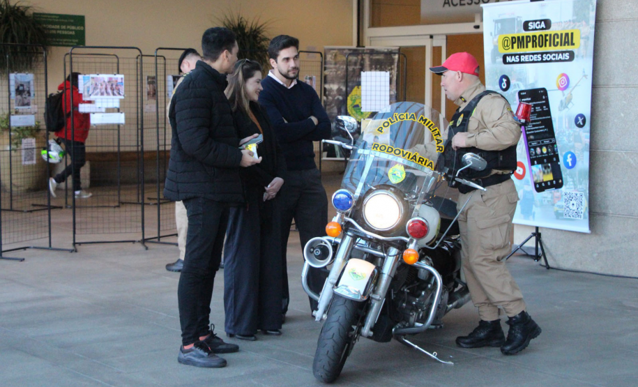 PMPR celebra 171 anos com exposição em shoppings e ações interativas