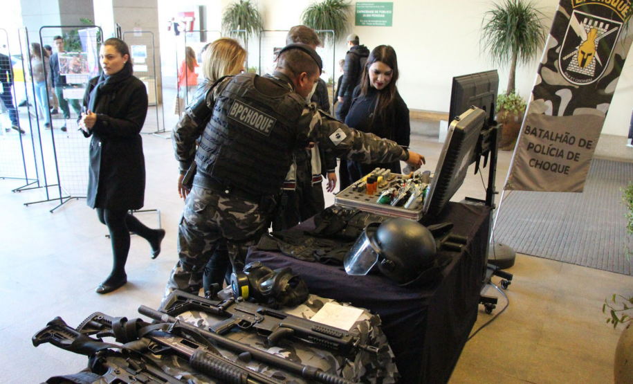 PMPR celebra 171 anos com exposição em shoppings e ações interativas