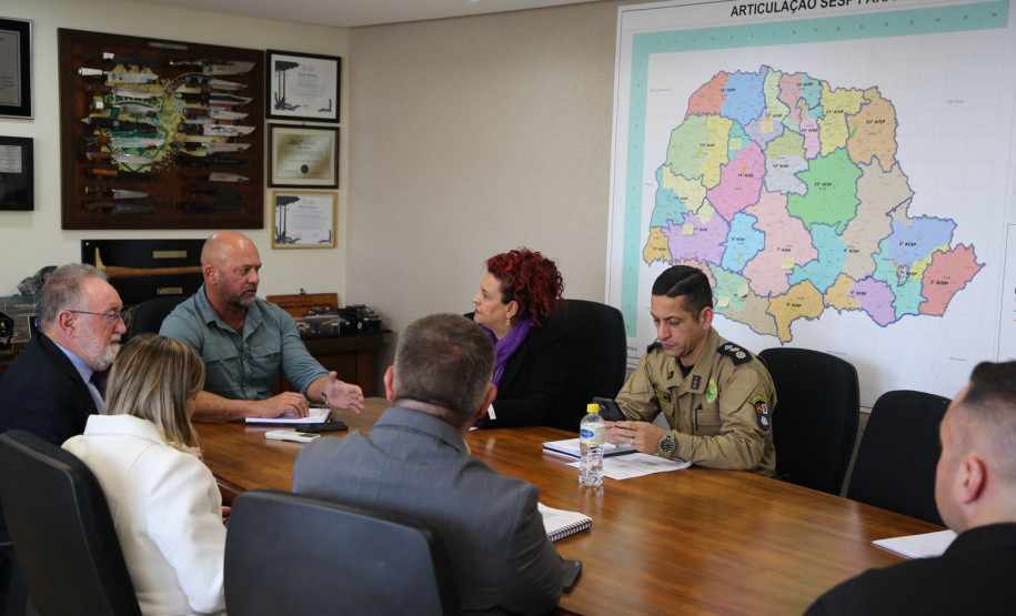 Secretário Hudson se reúne com deputado estadual e prefeita de Mandaguari